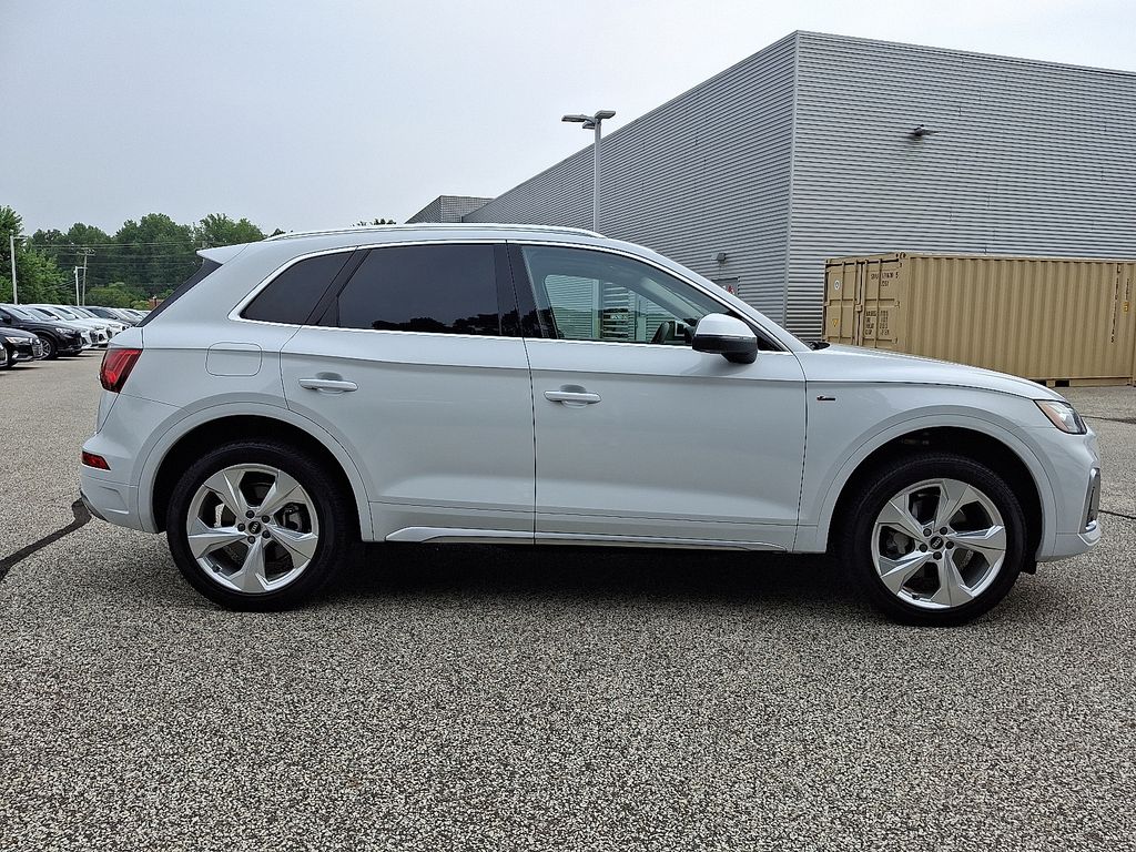 Thumbnail: 2022 Audi Q5 - 7
