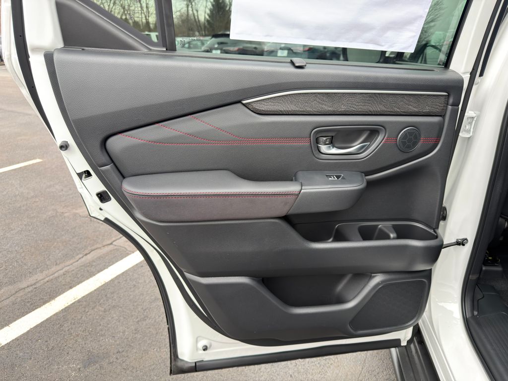 Thumbnail: 2026 Honda Pilot - 21