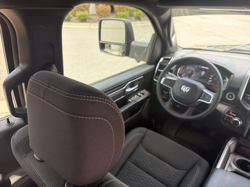 2025 Ram 1500 Big Horn Crew Cab 4x4 5'7" Box