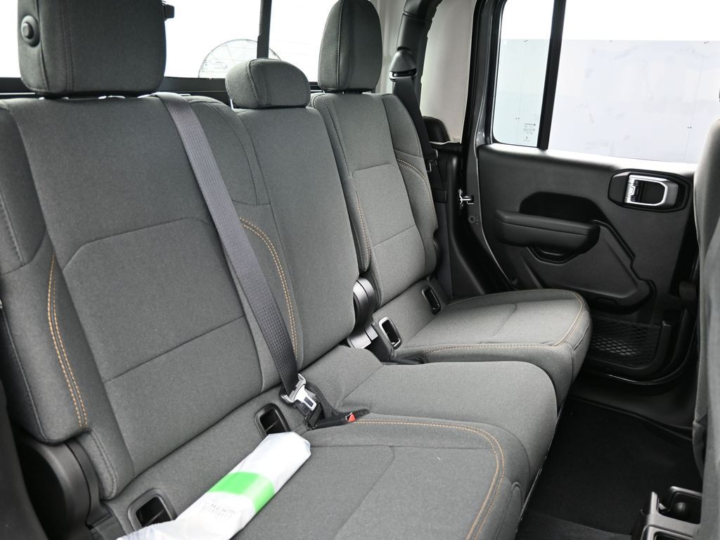 New 2026 Granite Crystal Metallic Clearcoat Jeep Sport image 37