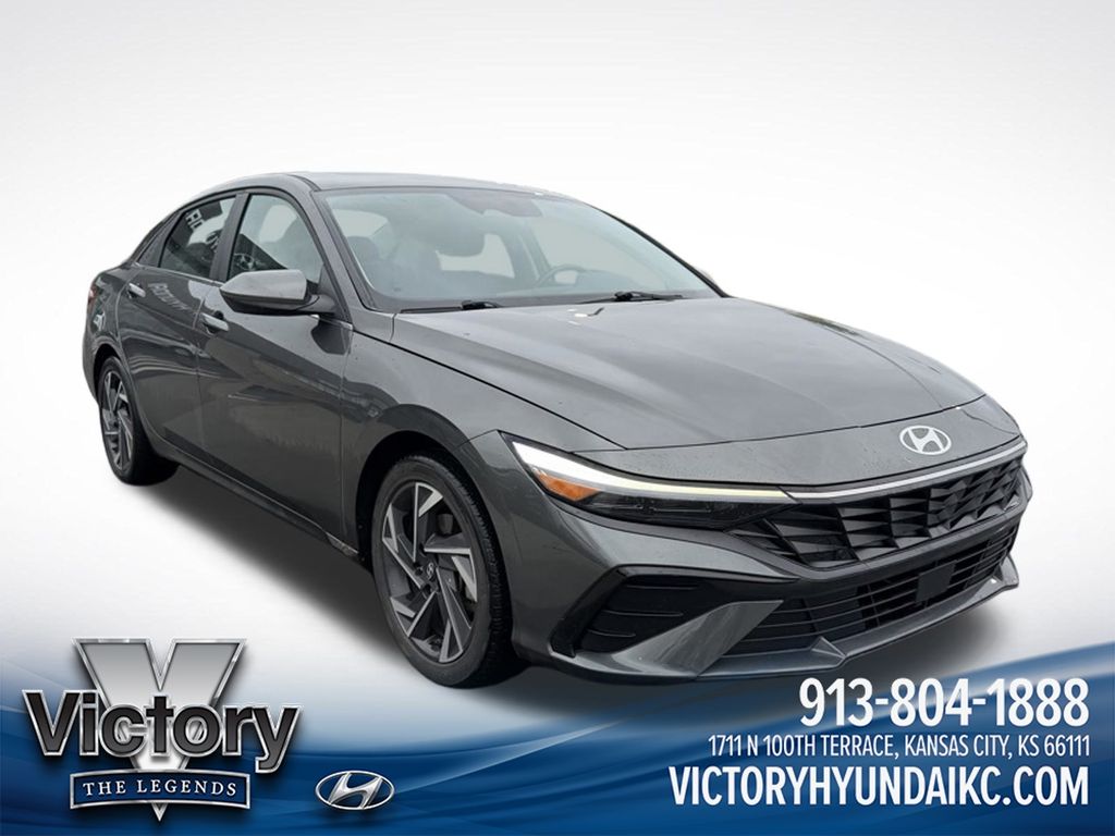 Used 2024 Gray Hyundai SEL image 3