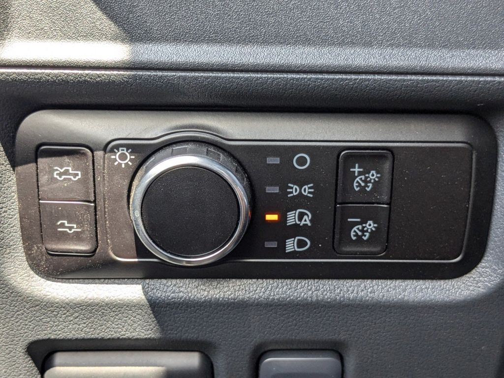 2025 Ford F-150 Lightning Platinum