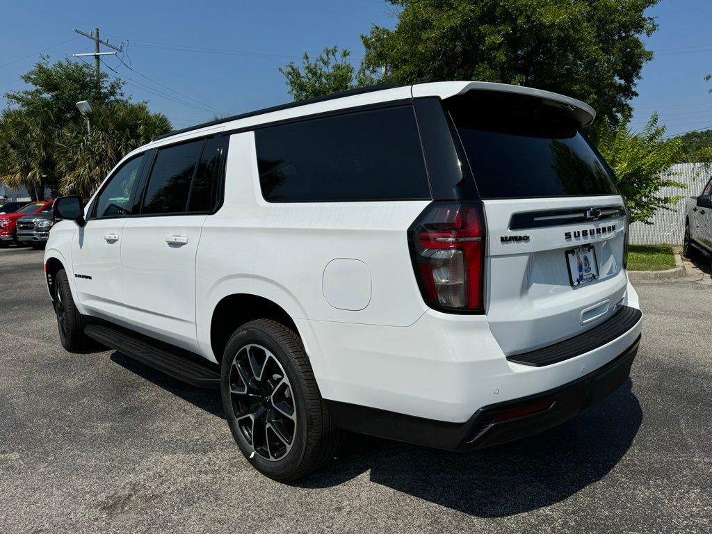 2024 Chevrolet Suburban RST 5