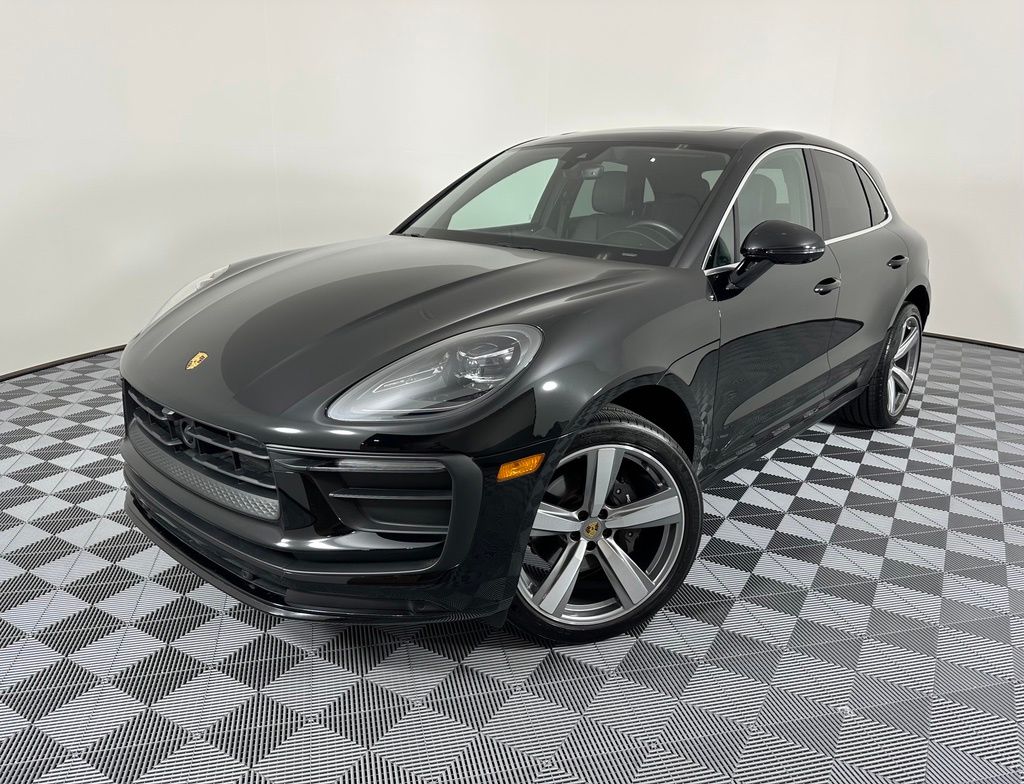Thumbnail: 2025 Porsche Macan - 1