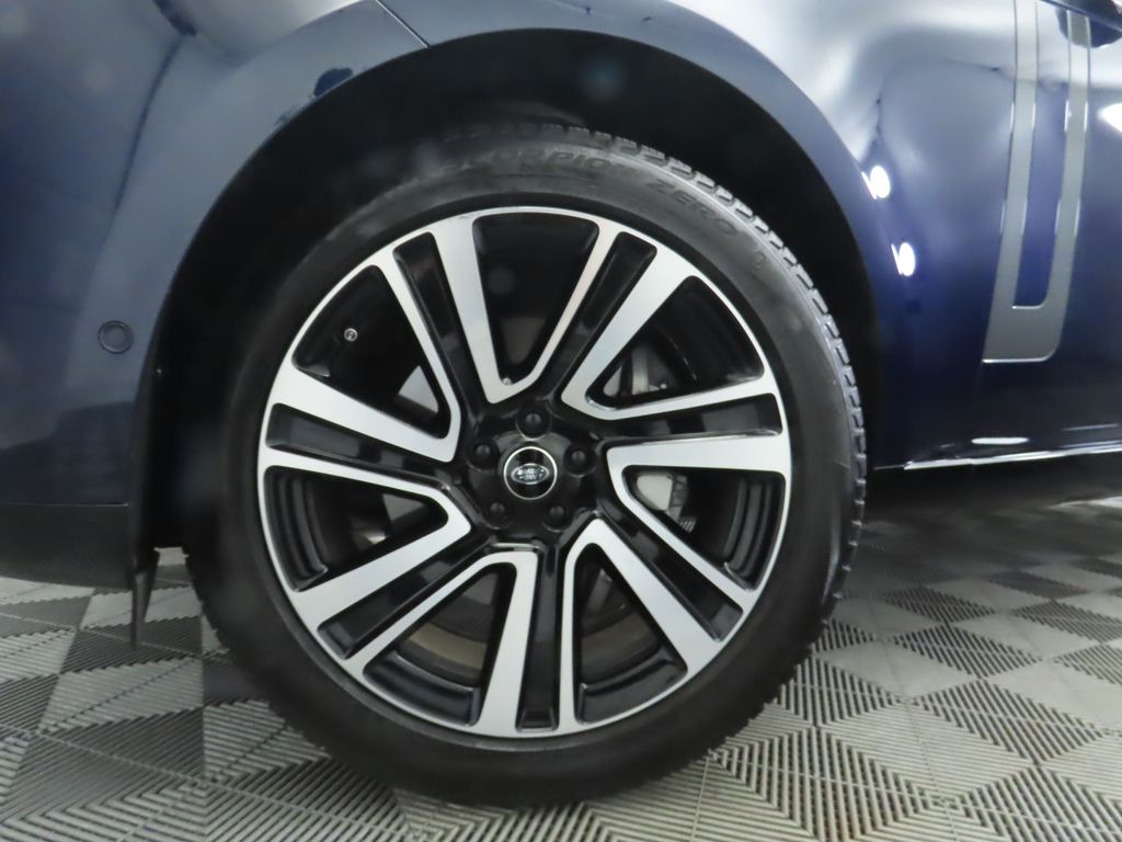 Thumbnail: 2023 Land Rover Range Rover - 31