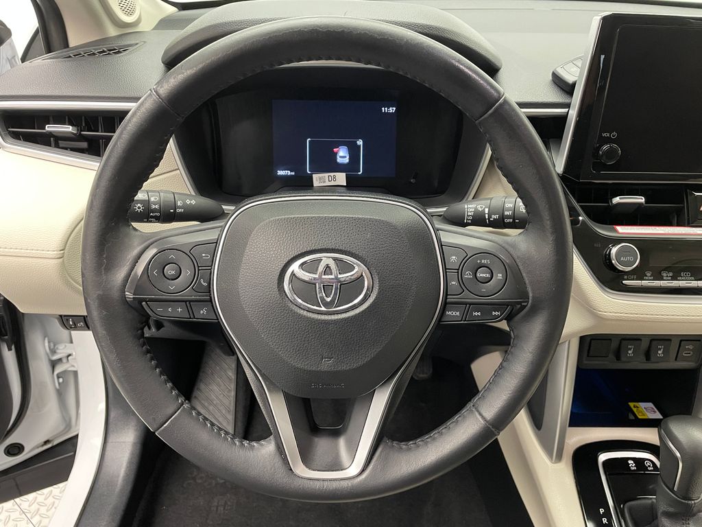 2023 Toyota Corolla Cross XLE 21