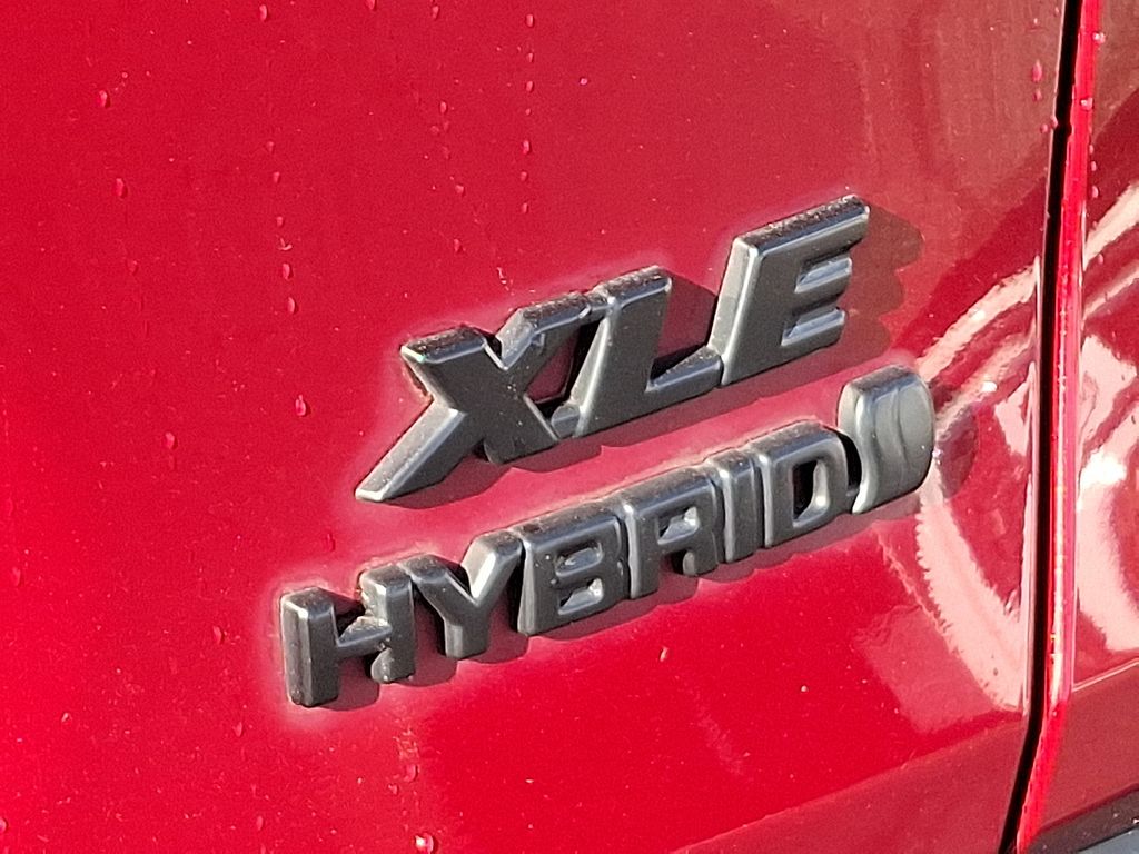 Thumbnail: 2022 Toyota RAV4 - 31