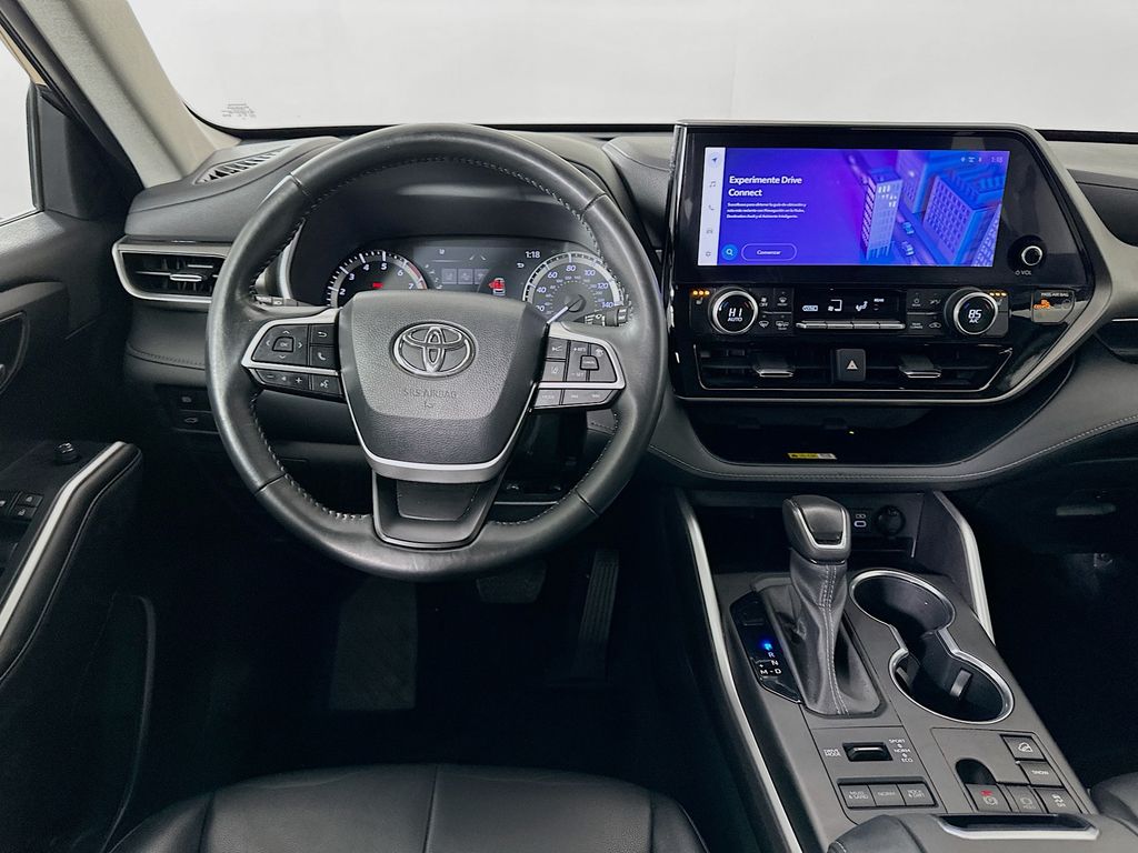 Thumbnail: 2023 Toyota Highlander - 22