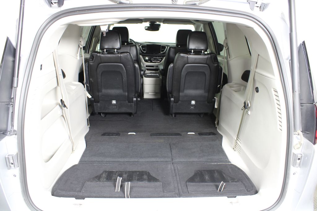 Used 2023 Chrysler Pacifica for sale in 