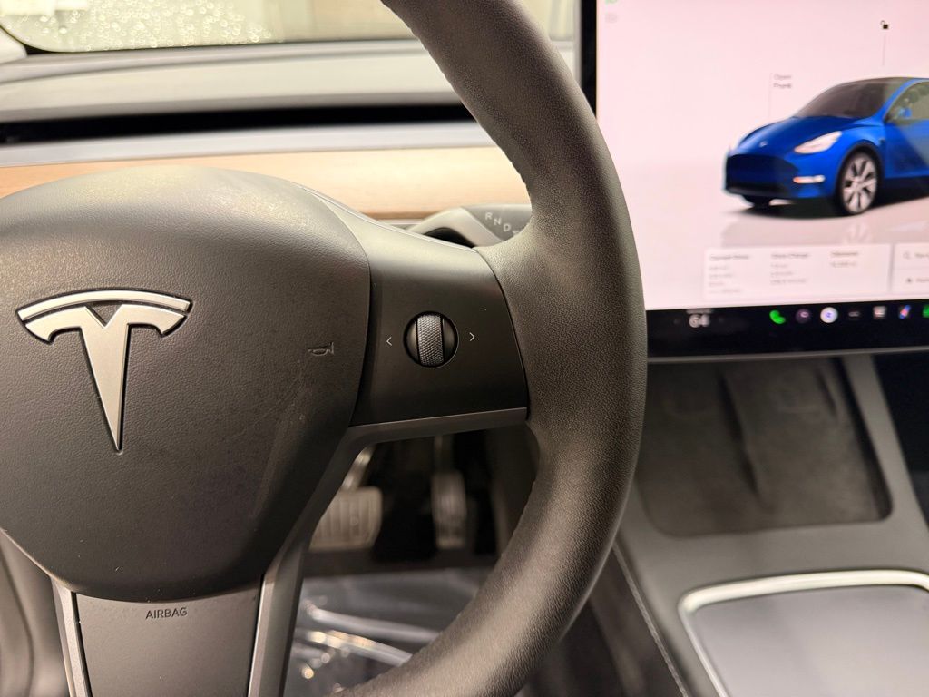 Thumbnail: 2023 Tesla Model Y - 16