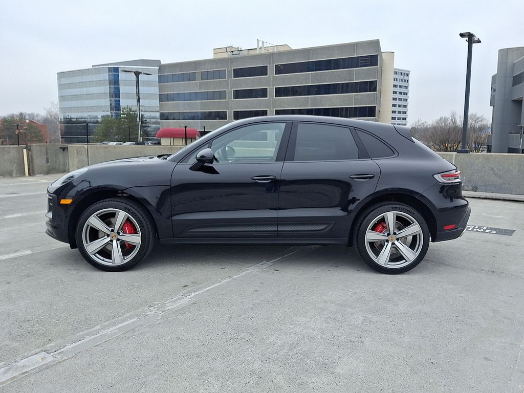 Thumbnail: 2026 Porsche Macan - 2