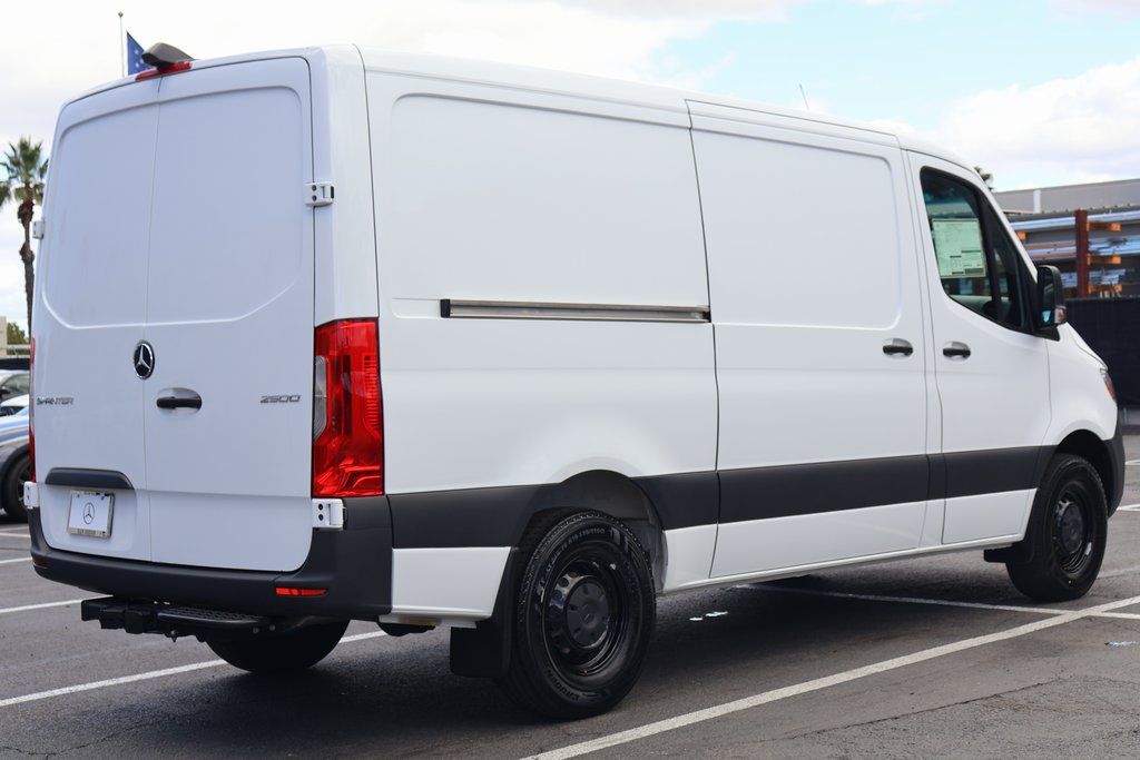 Thumbnail: 2026 Mercedes-Benz Sprinter - 2