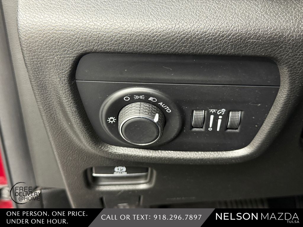 Used 2023 Red Jeep Laredo image 27