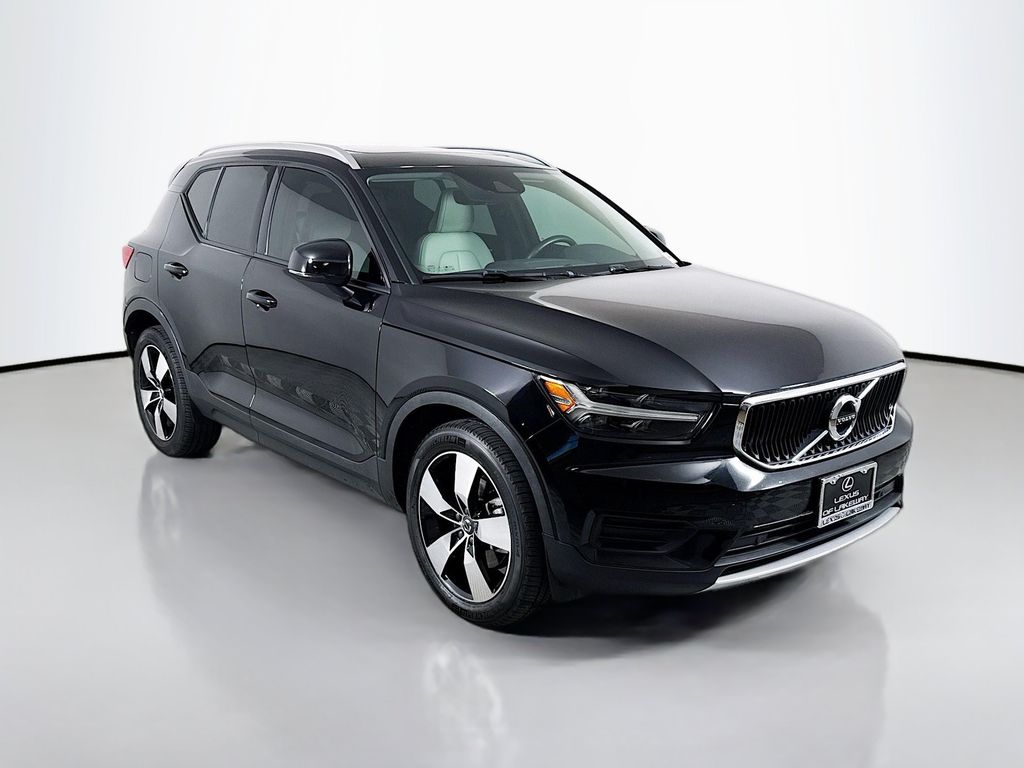 Thumbnail: 2020 Volvo XC40 - 3