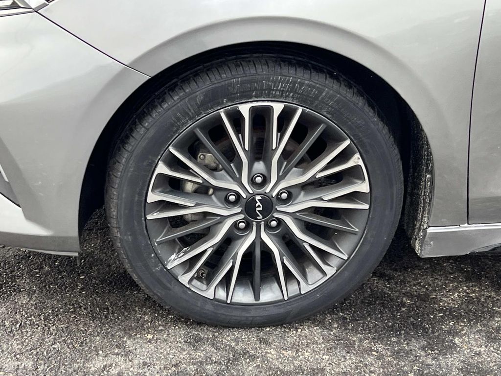 2023 Kia Forte #28