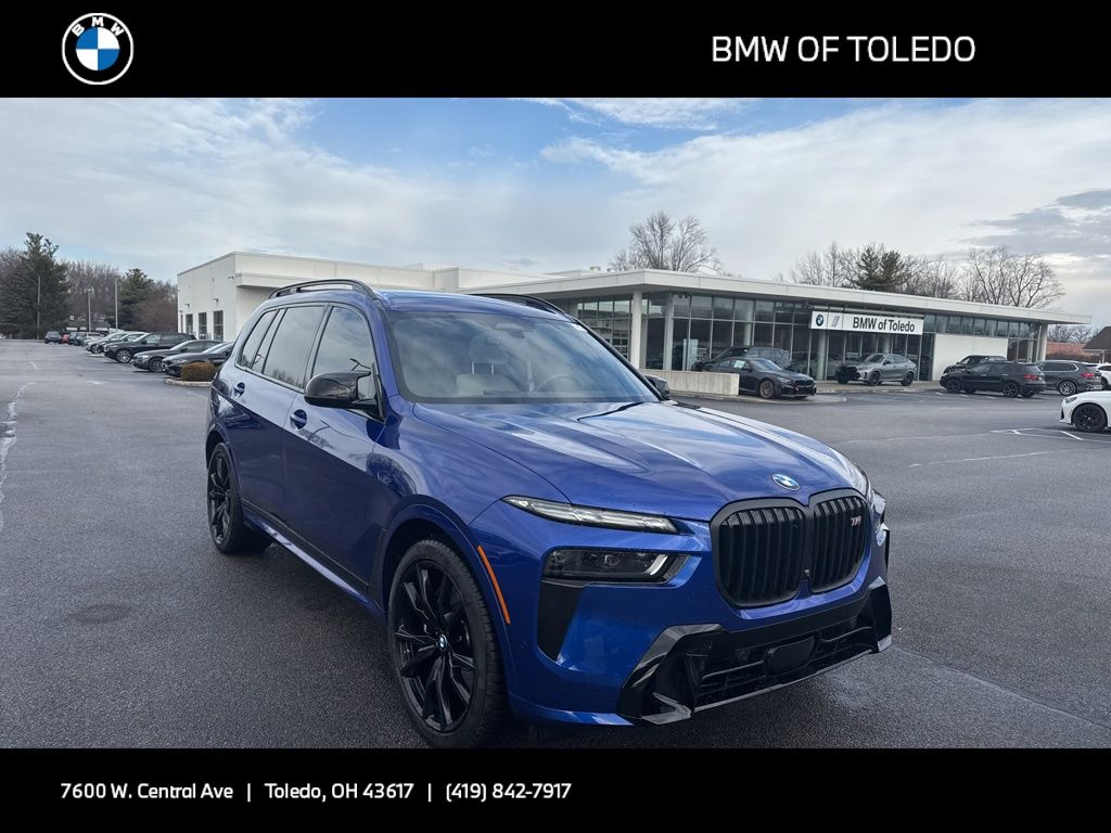 2024 BMW X7 M60i AWD