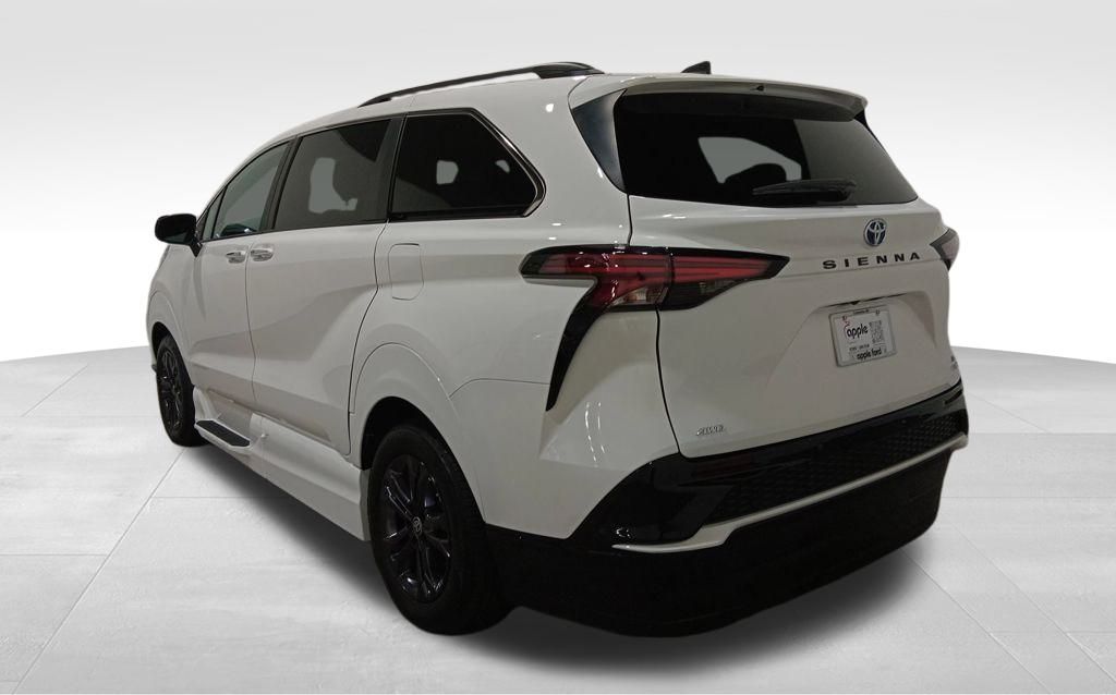 2024 Toyota Sienna XSE