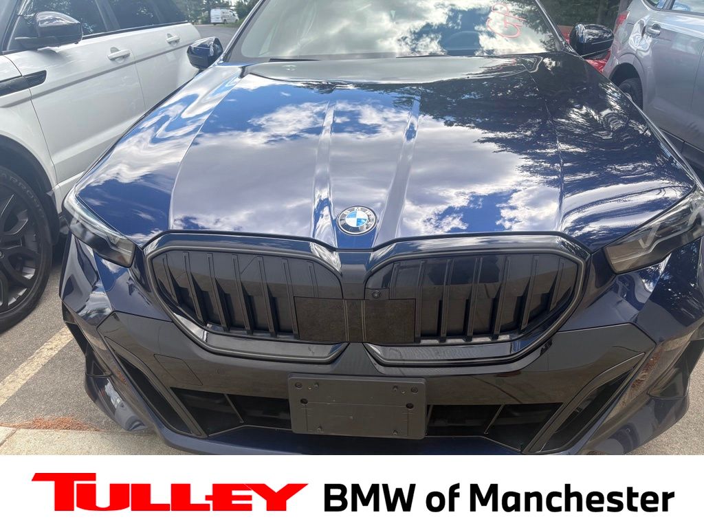 Tanzanite Blue II Metallic 2025 BMW 5 Series Sedan All-Wheel Drive 8-Speed Automatic