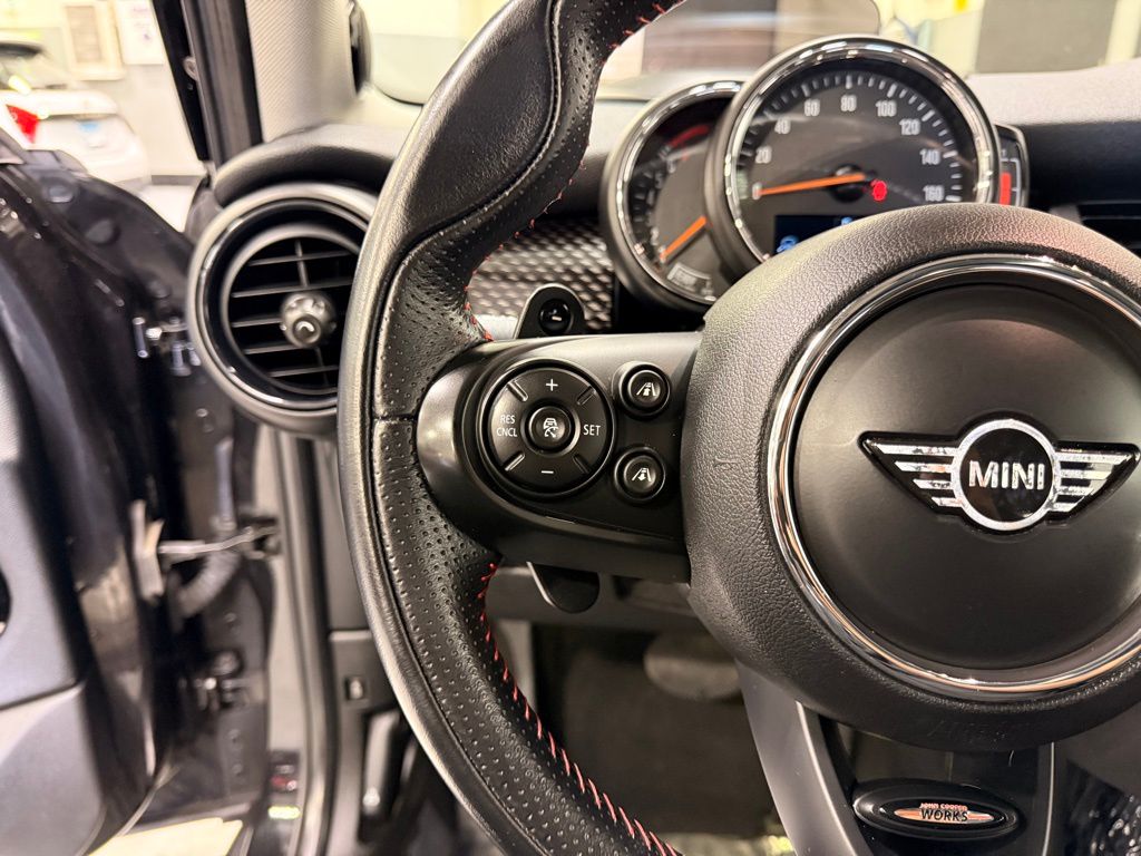 Thumbnail: 2019 MINI Cooper - 9