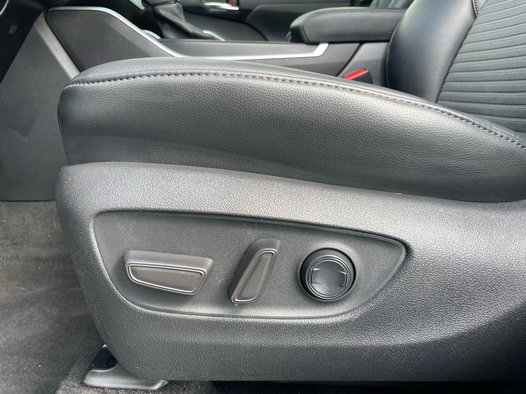 2022 Toyota Highlander XSE 25