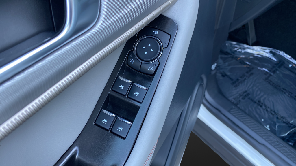 New 2026 Star White Metallic Tri-Coat Ford Active image 19