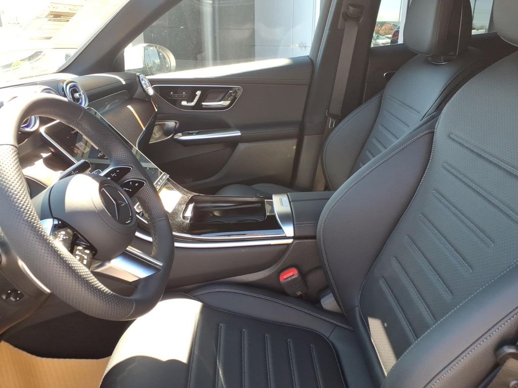 New 2026 White Mercedes-Benz GLC 300 image 14