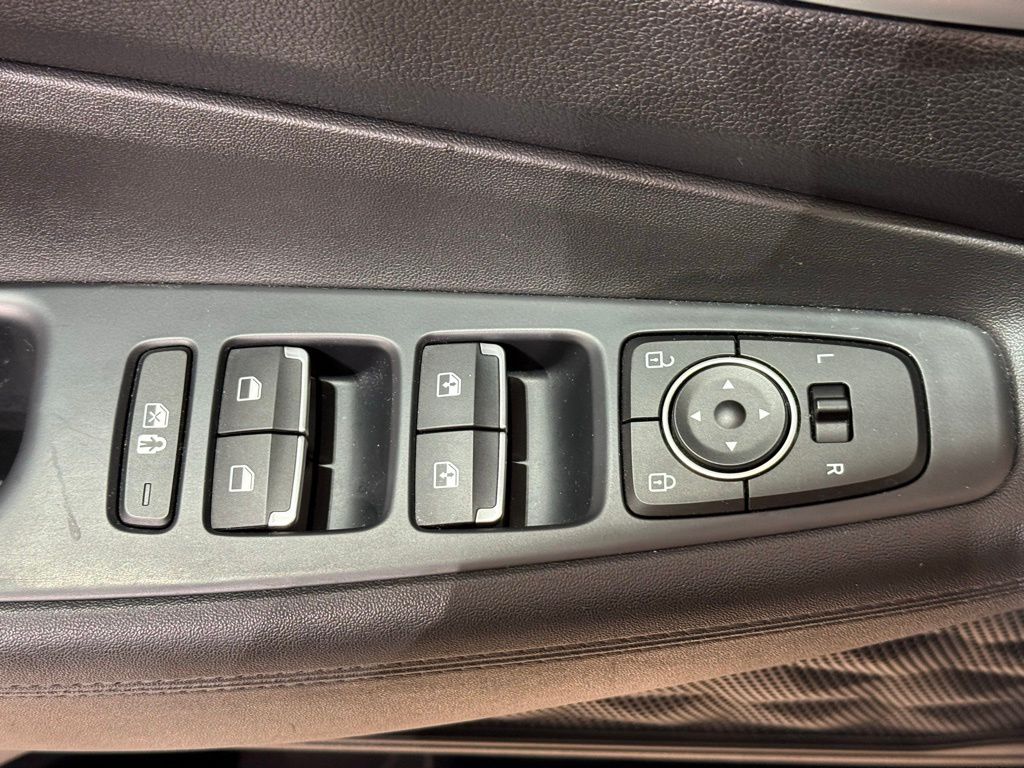 Thumbnail: 2023 Hyundai Santa Fe - 16