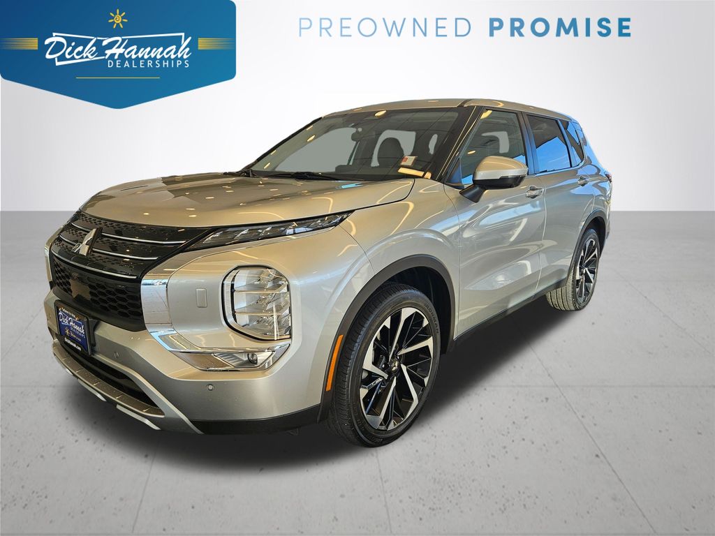 Silver 2024 Mitsubishi Outlander SE S-AWC SUV / Crossover All-Wheel Drive Continuously Variable Transmission