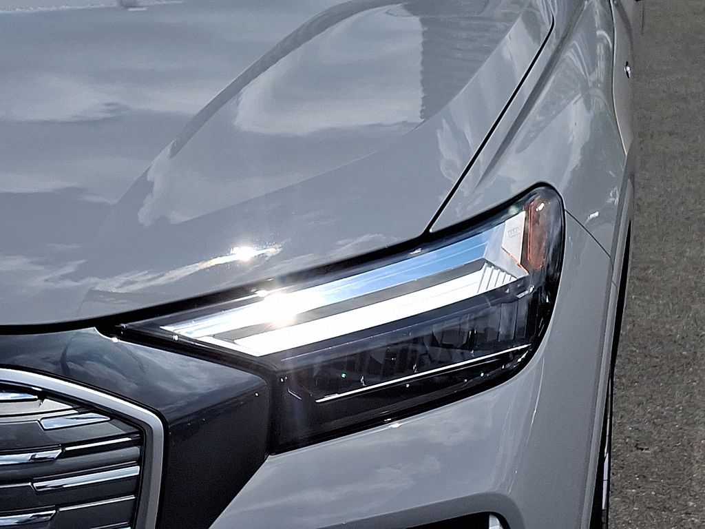 Thumbnail: 2025 Audi Q4 e-tron - 6