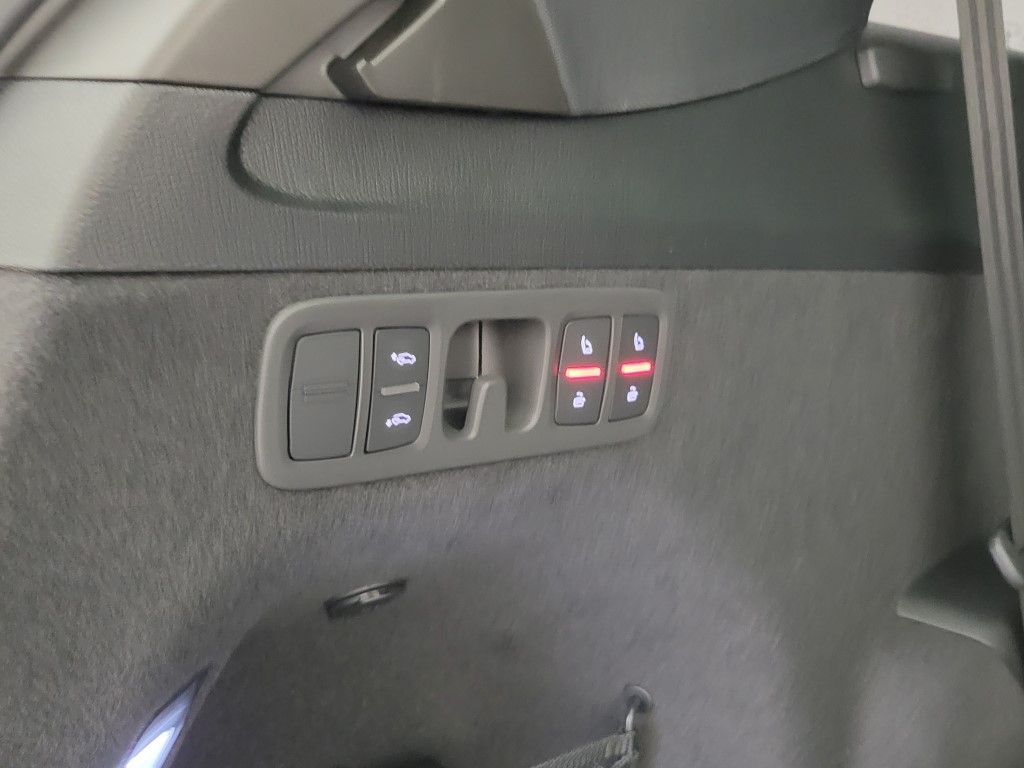 Thumbnail: 2026 Audi Q7 - 15