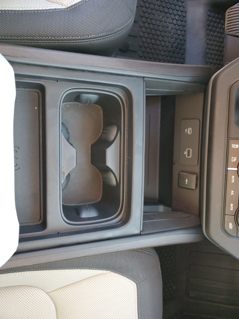 Used Car 2024 Land Rover Defender 110  X-dynamic Se For Sale Under $70,000 In Austin, Texas