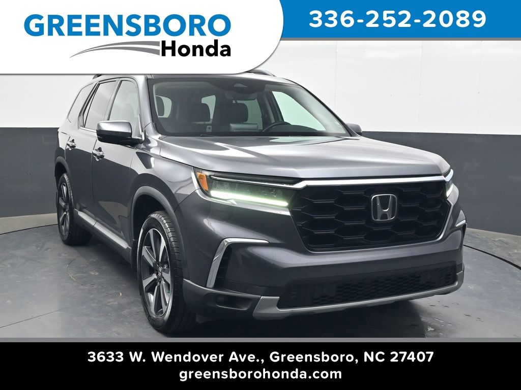 2023 Honda Pilot Touring FWD