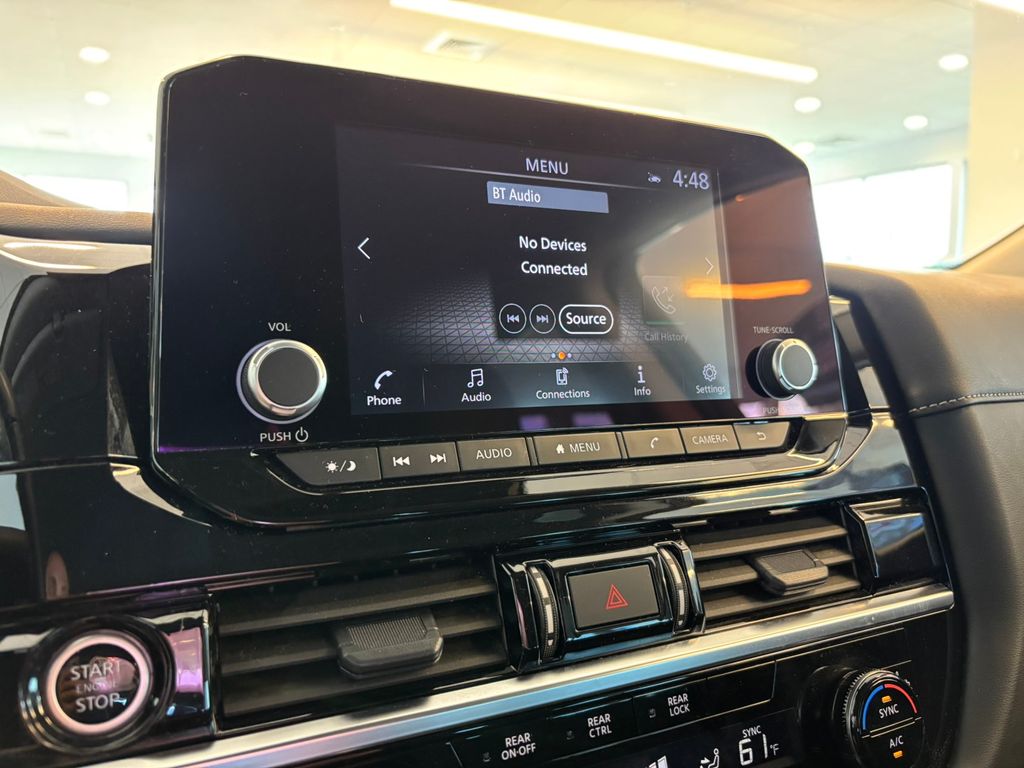 2023 Nissan Pathfinder SV