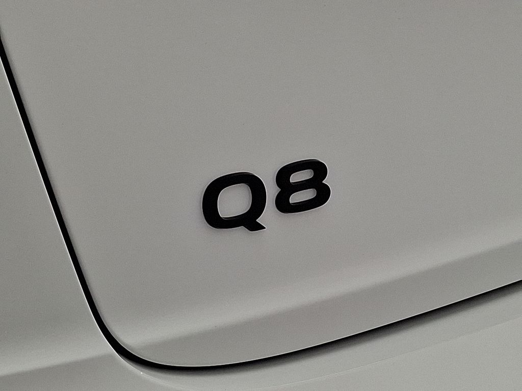Thumbnail: 2026 Audi Q8 - 16