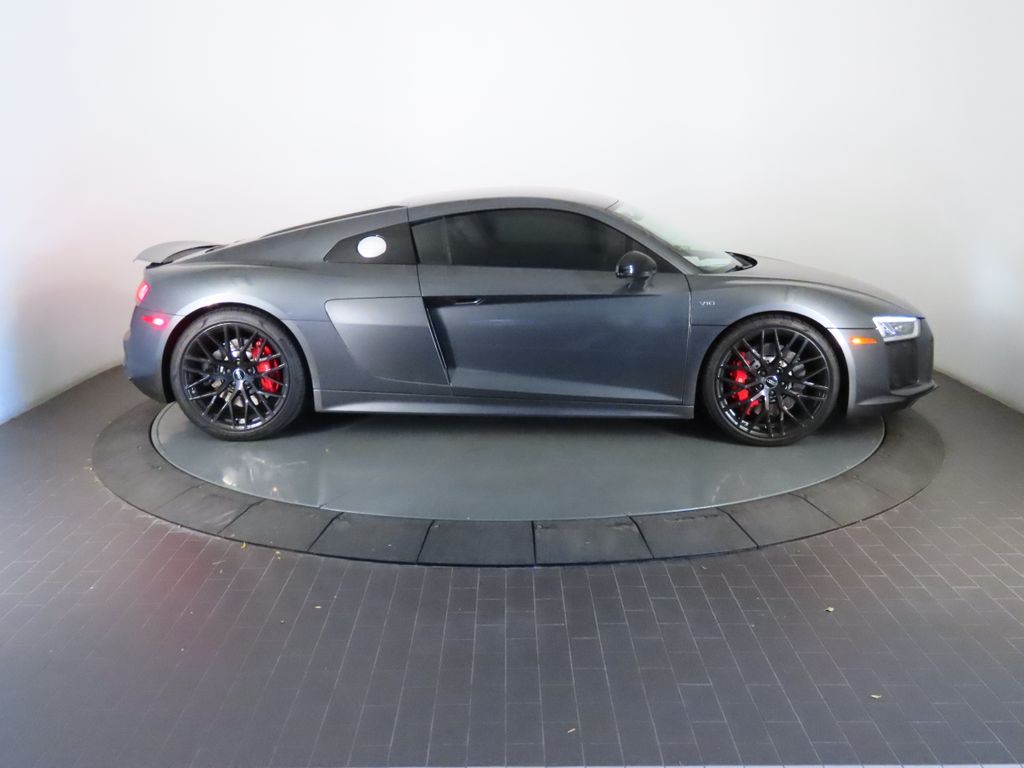 Thumbnail: 2018 Audi R8 - 8