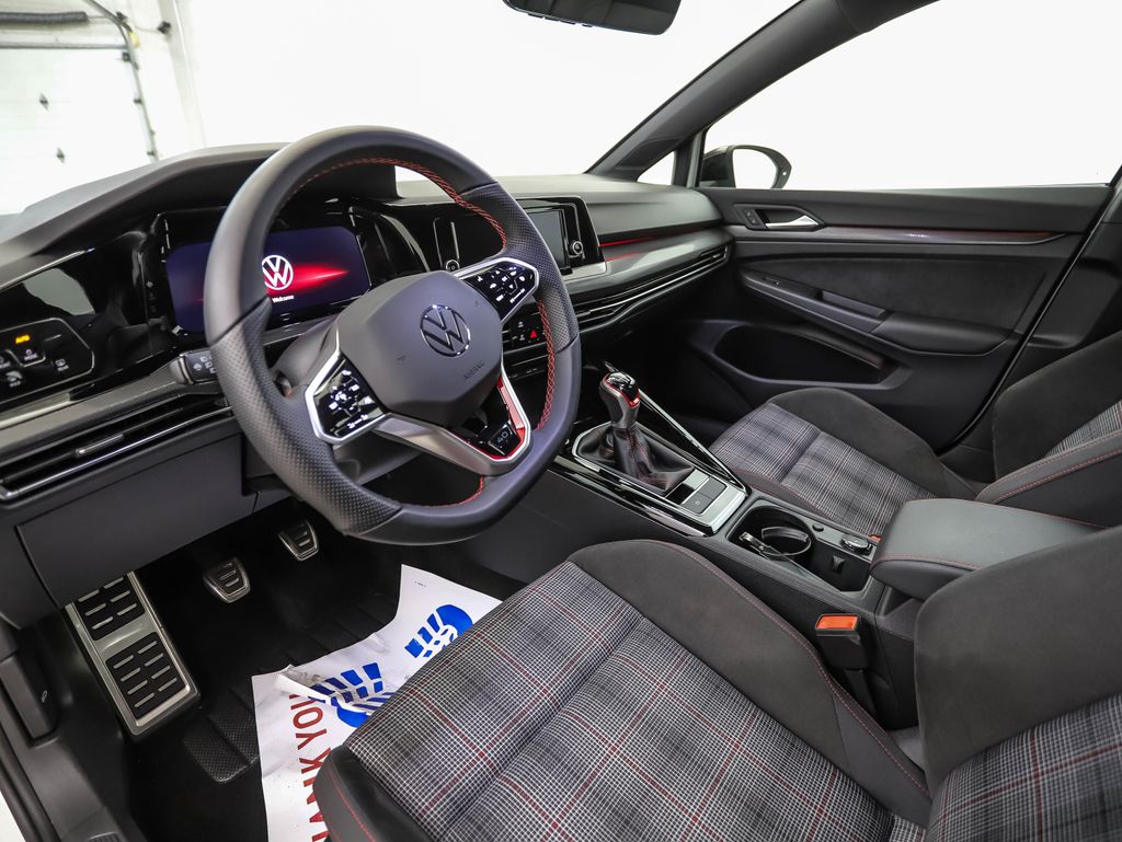 Thumbnail: 2023 Volkswagen Golf - 10