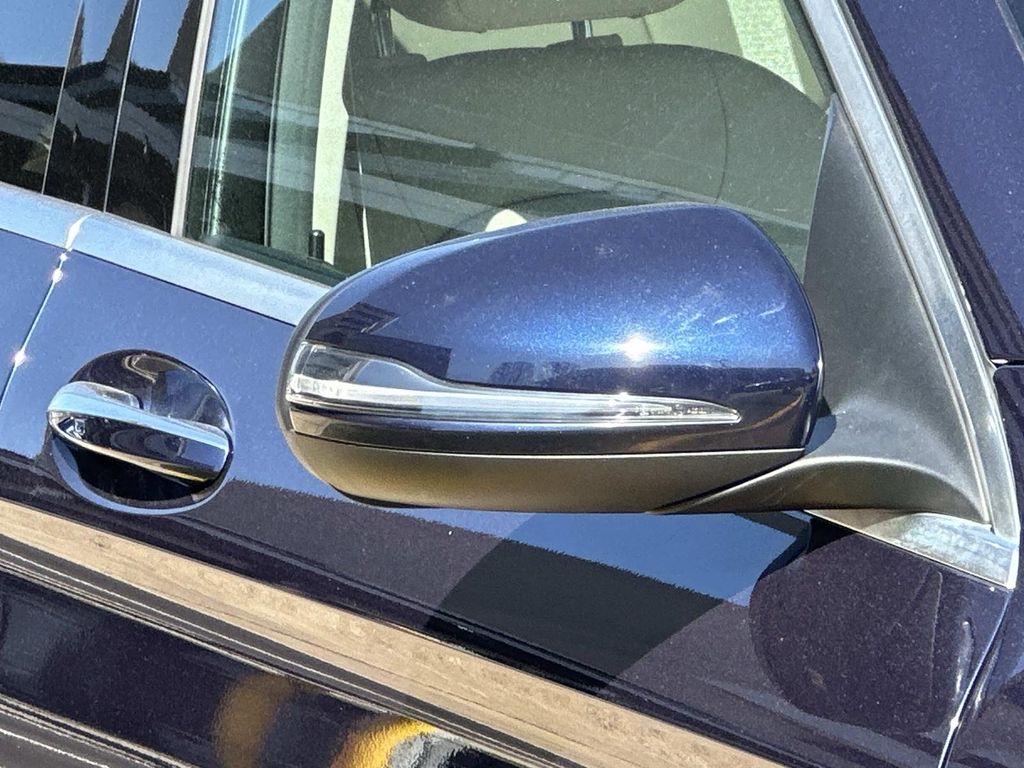 Thumbnail: 2017 Mercedes-Benz GLC - 6