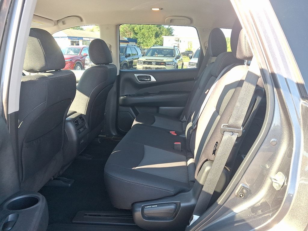 Thumbnail: 2019 Nissan Pathfinder - 10
