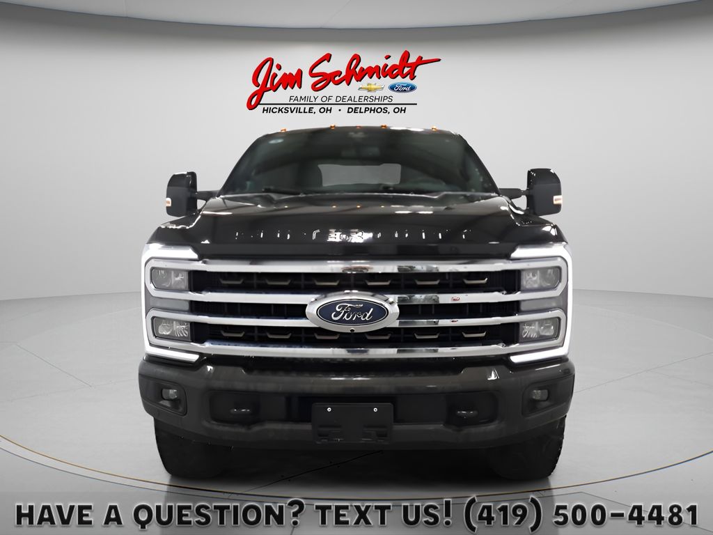 Agate Black Metallic 2025 Ford F-250 Super Duty Pickup Truck Four-Wheel Drive Automatic
