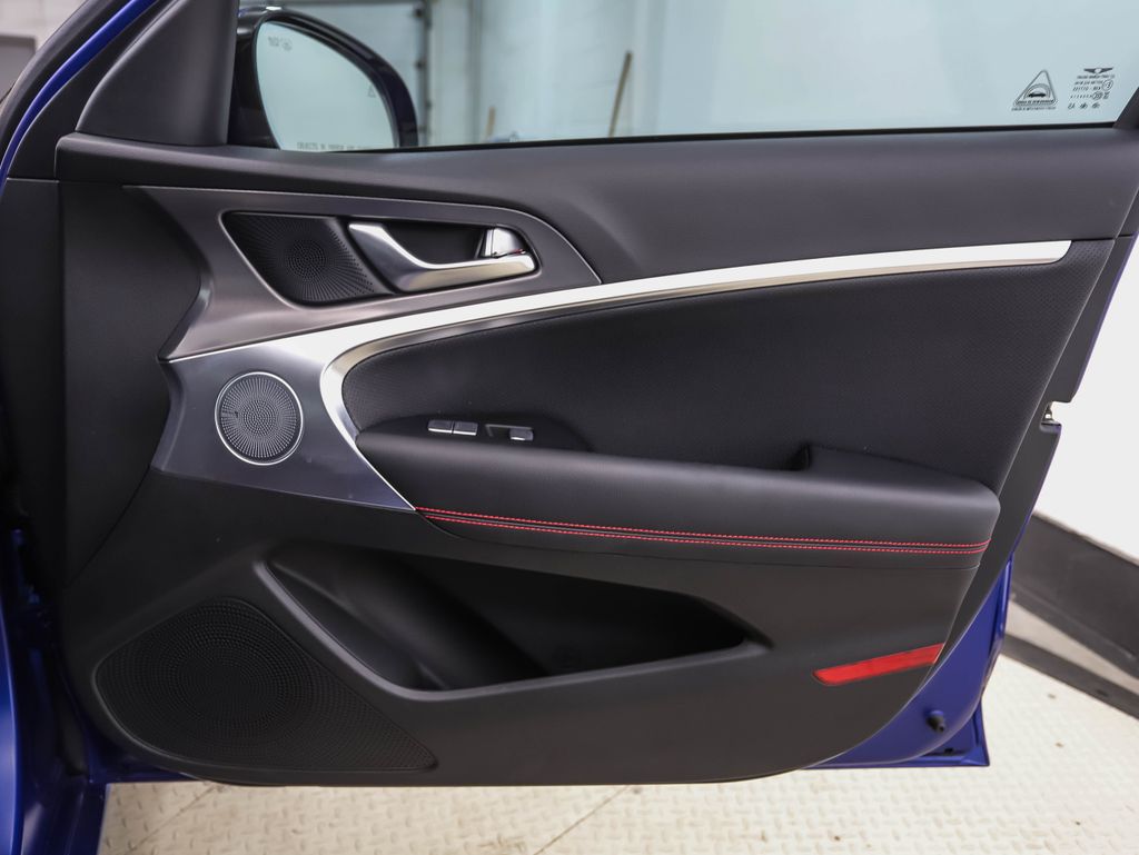 Thumbnail: 2025 Genesis G70 - 28