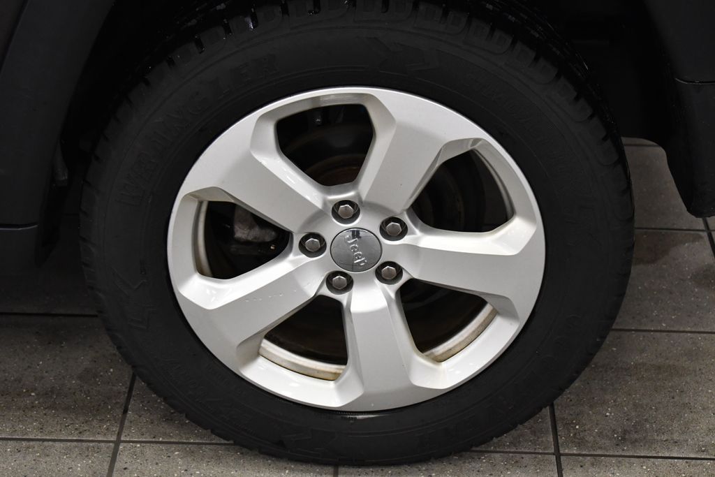 Thumbnail: 2018 Jeep Compass - 13