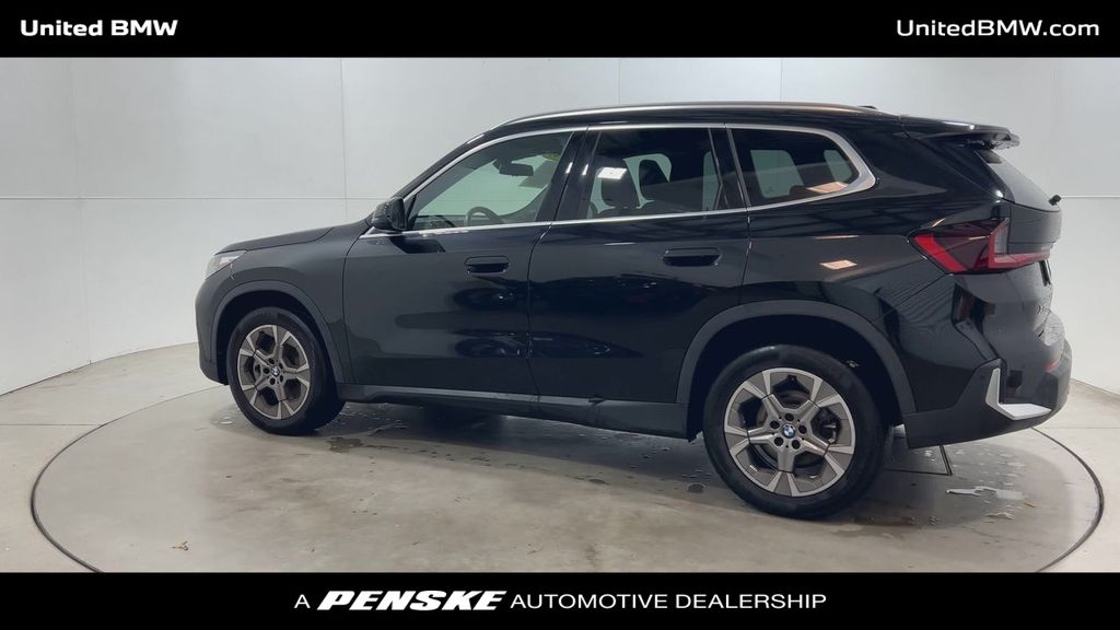 Thumbnail: 2023 BMW X1 - 6