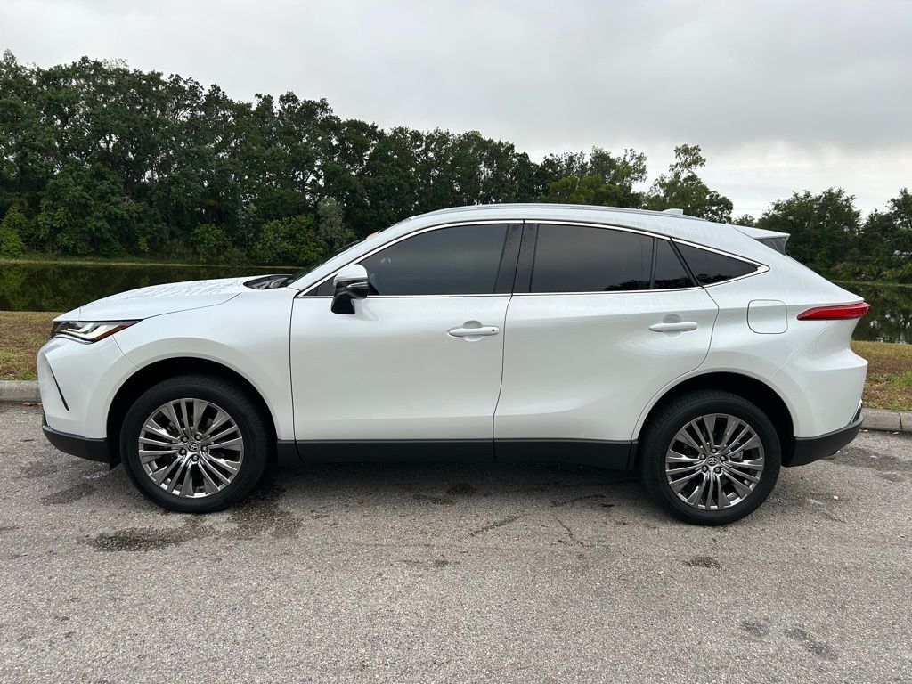2024 Toyota Venza XLE 2