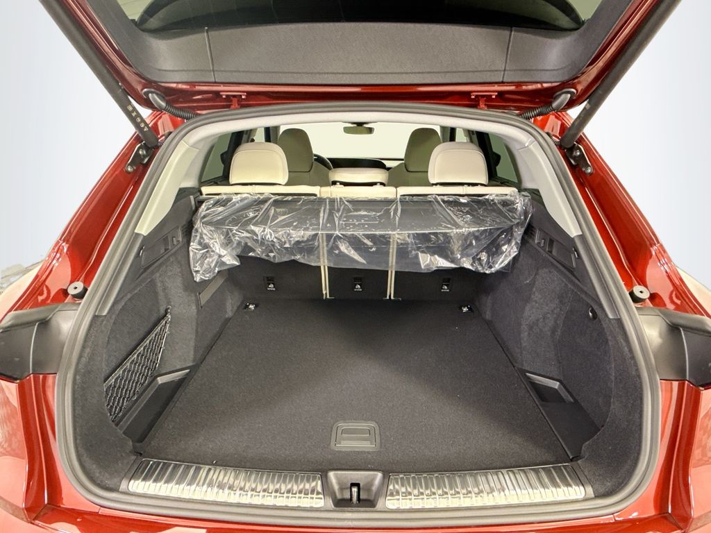 Thumbnail: 2025 Audi Q5 - 27