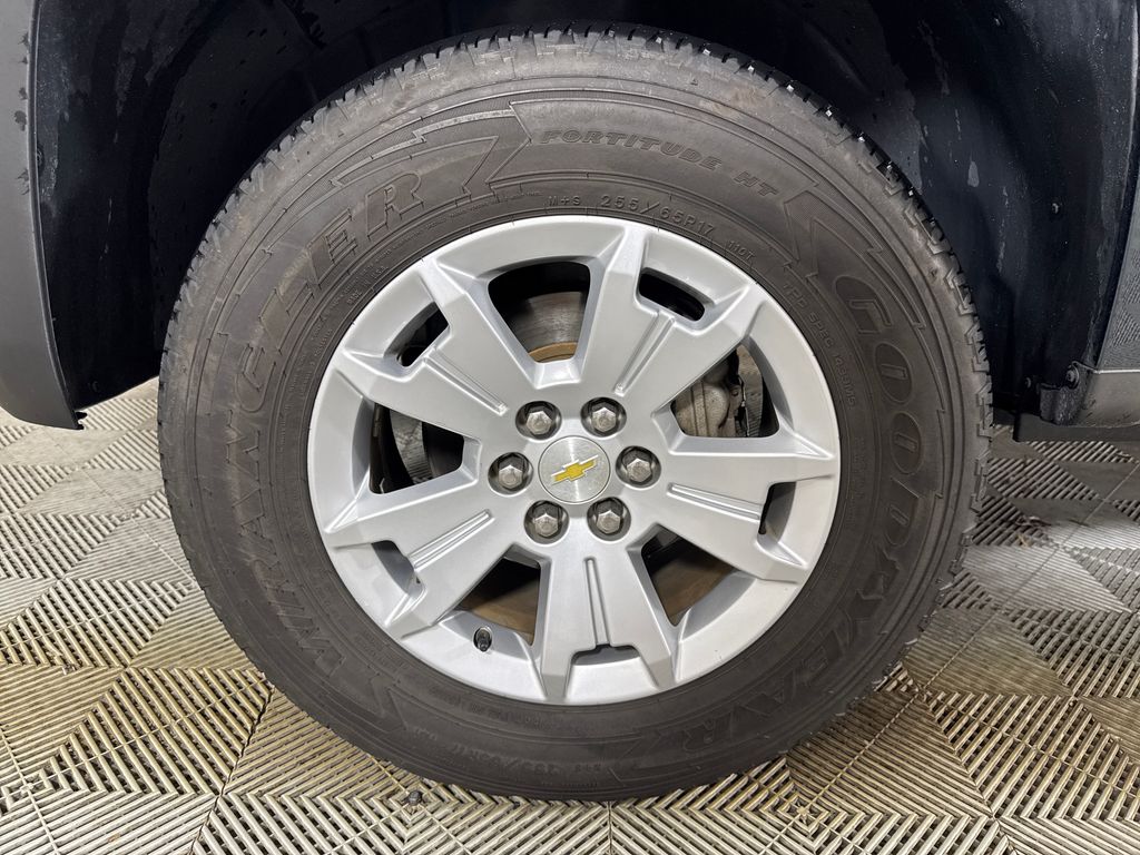 Used 2019 Gray Chevrolet LT image 13