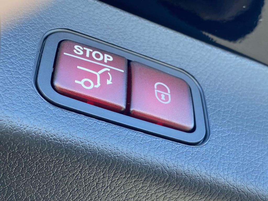 Thumbnail: 2025 Mercedes-Benz GLB - 11