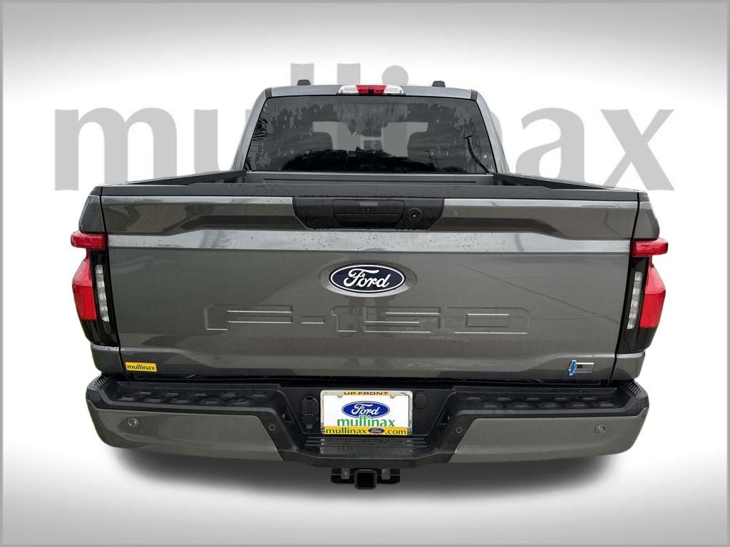 2025 Ford F-150 Lightning photo 28