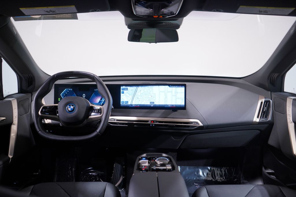 Thumbnail: 2023 BMW iX - 10