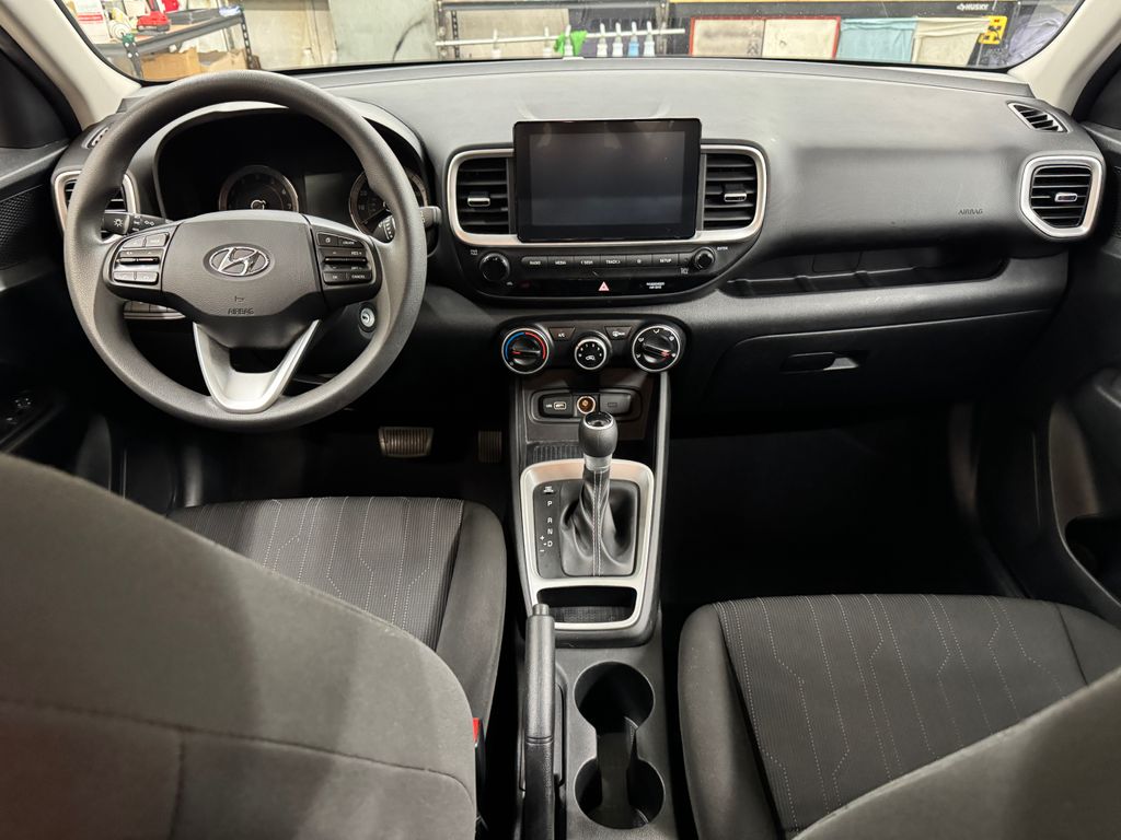 2022 Hyundai Venue SE