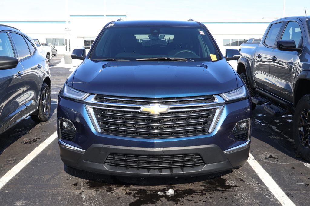 Thumbnail: 2023 Chevrolet Traverse - 2